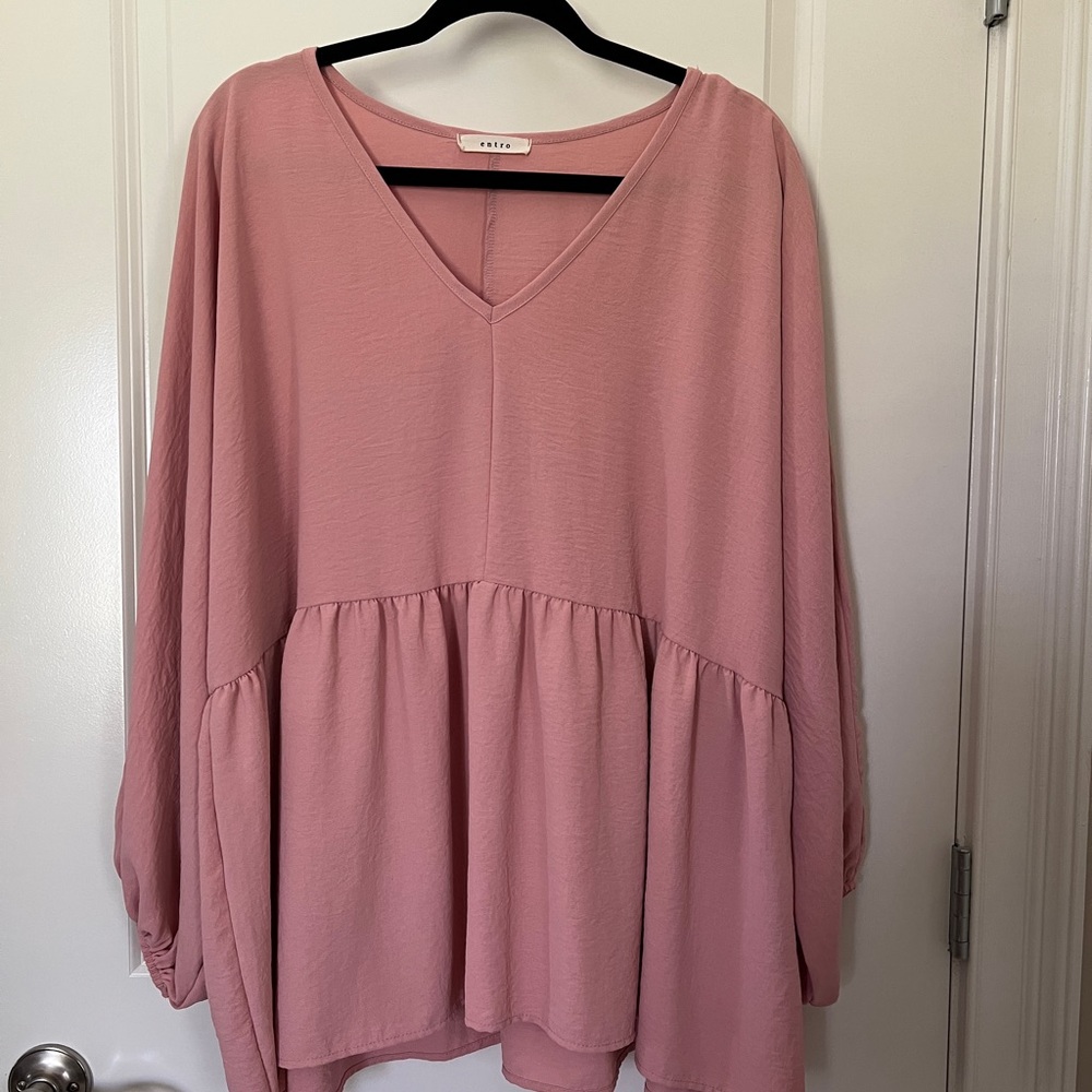 Pink Entro Top Very soft and comfy, worn twice, like new, great condition…